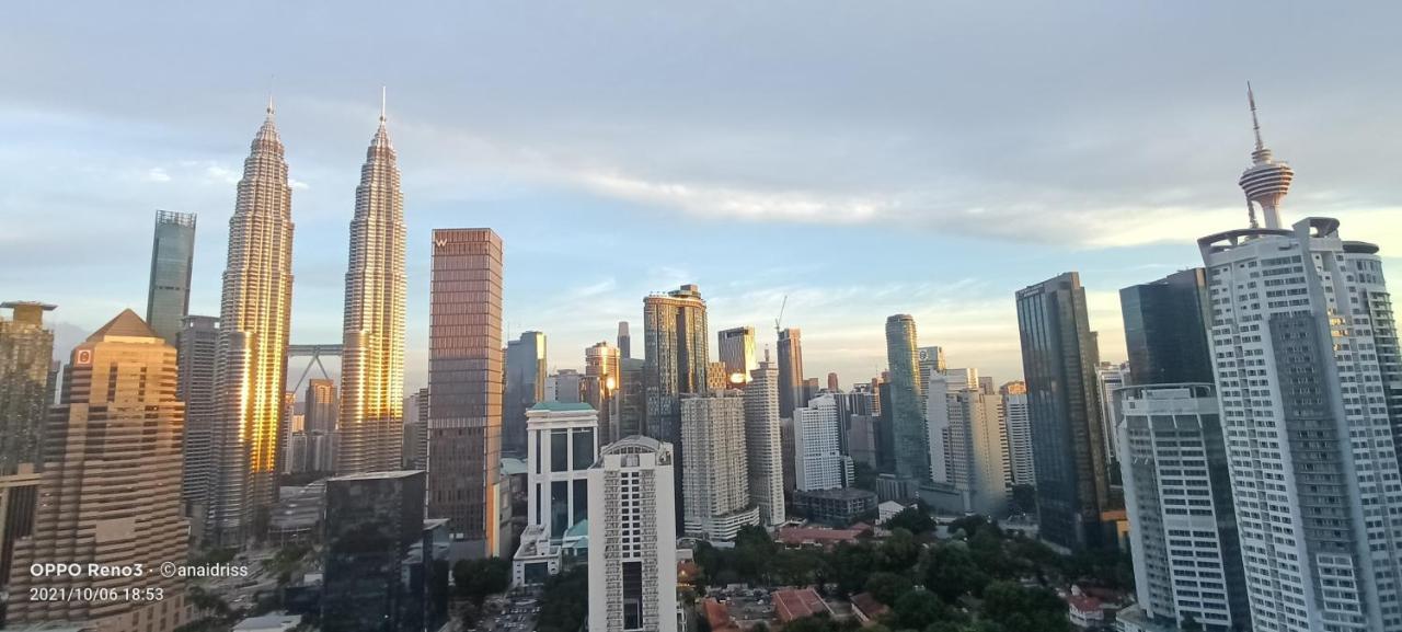 Legasi Kampung Baru Guest House By Rumahrehat Twin Tower View Kuala Lumpur Exteriör bild